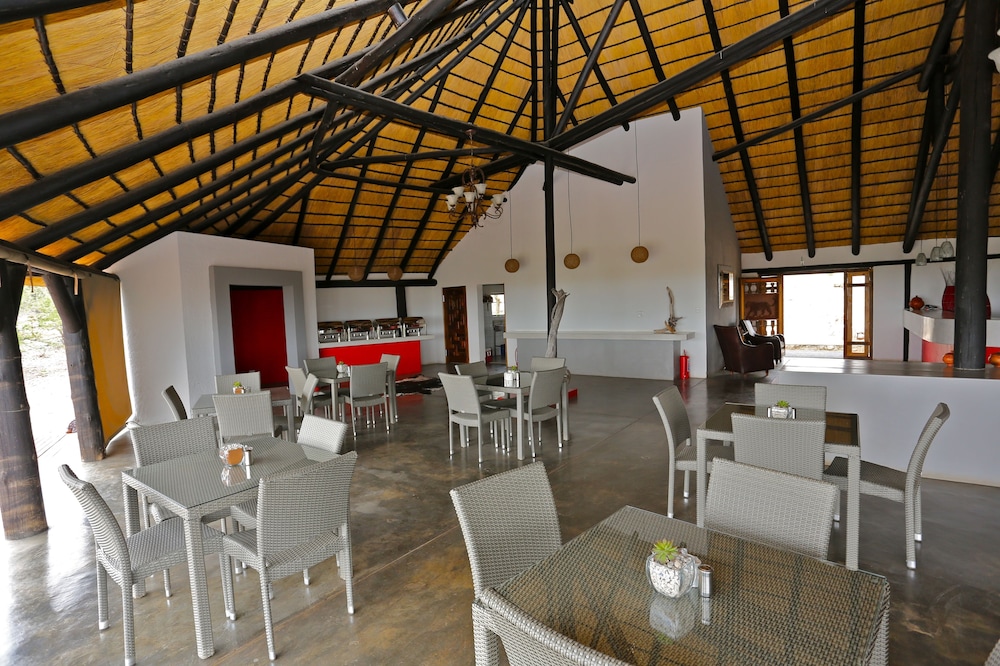 uukwaluudhi safari lodge