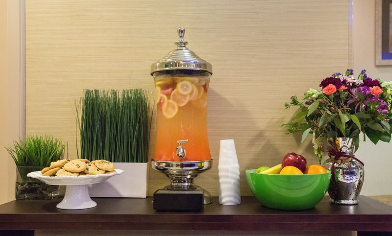 holiday inn express benicia by ihg