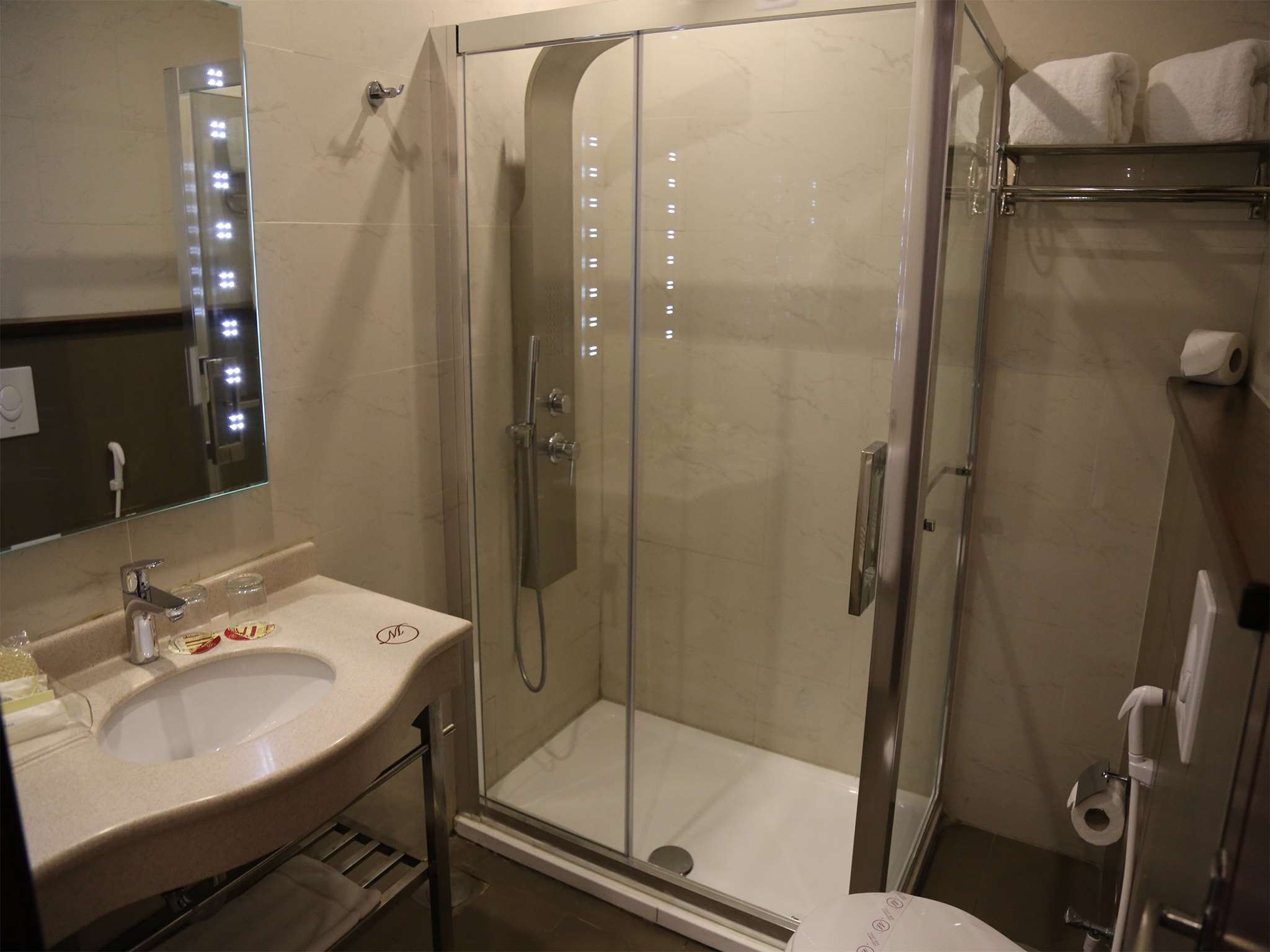 midtown hotel and suites