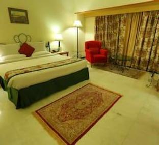a hotel ludhiana