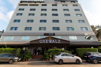 a hotel ludhiana
