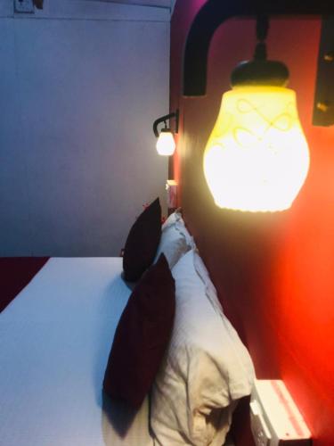 The Charming Nights,,3 star