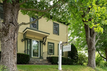 1802 house bed and breakfast