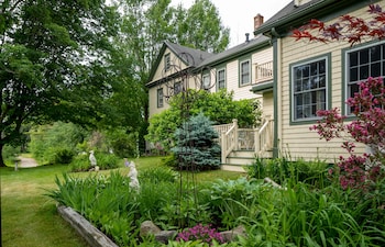 1802 house bed and breakfast