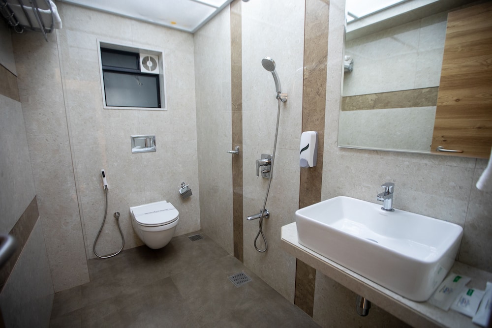 hotel naaz executive near t2 airport