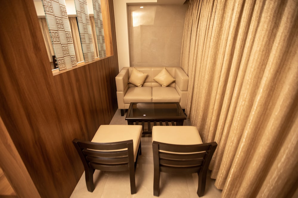 hotel naaz executive near t2 airport