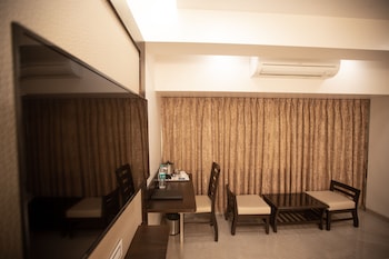 hotel naaz executive near t2 airport