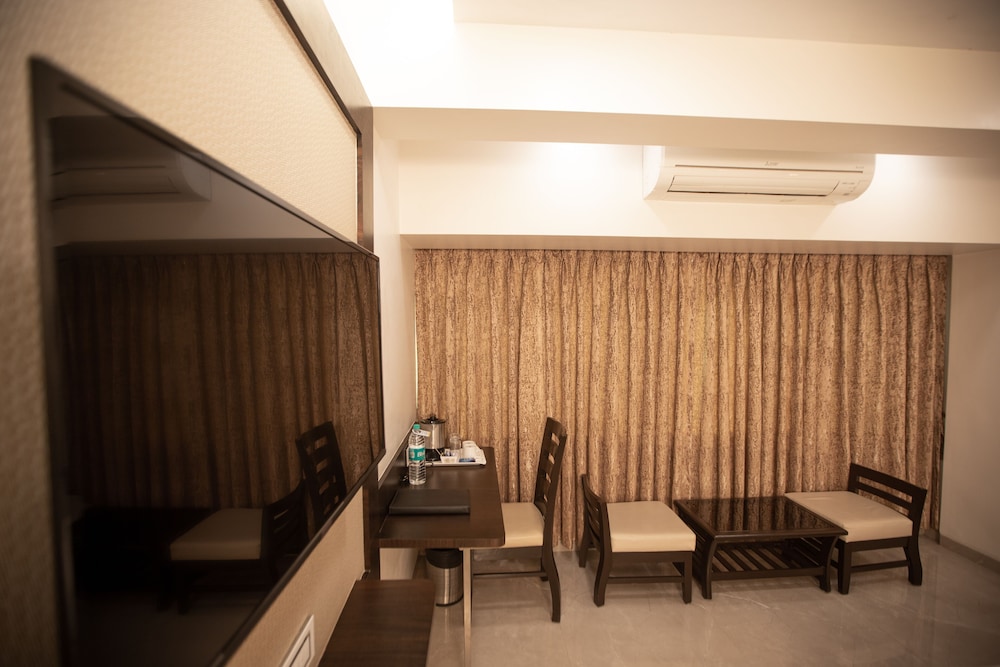 hotel naaz executive near t2 airport
