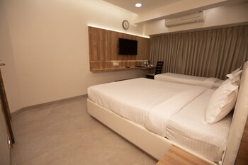 hotel naaz executive near t2 airport