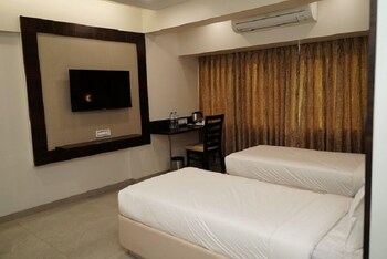 hotel naaz executive near t2 airport