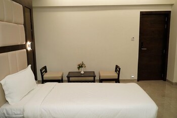 hotel naaz executive near t2 airport