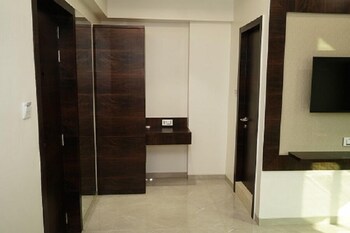 hotel naaz executive near t2 airport
