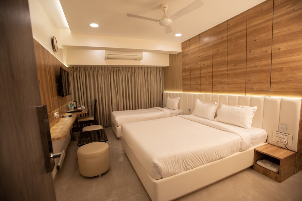 hotel naaz executive near t2 airport