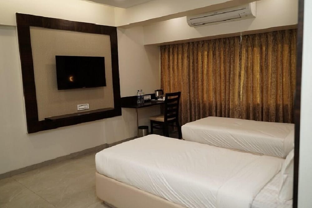hotel naaz executive near t2 airport