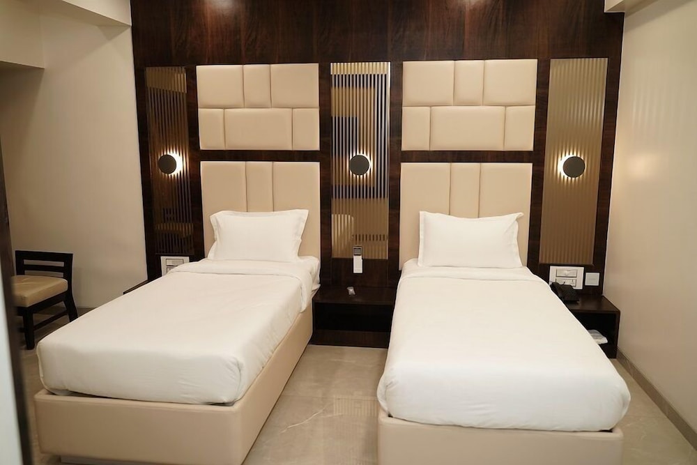 hotel naaz executive near t2 airport