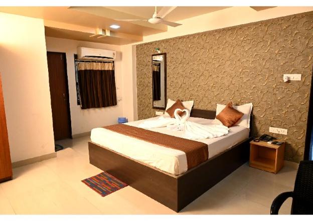 hotel sukh sagar