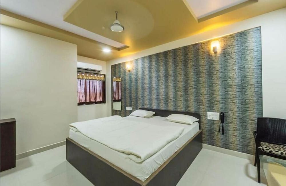 hotel sukh sagar