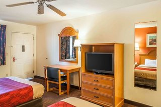 Econo Lodge West - Coors Blvd,Bernalillo>>Albuquerque,2 star