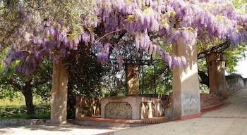 antico borgo etneo country hotel