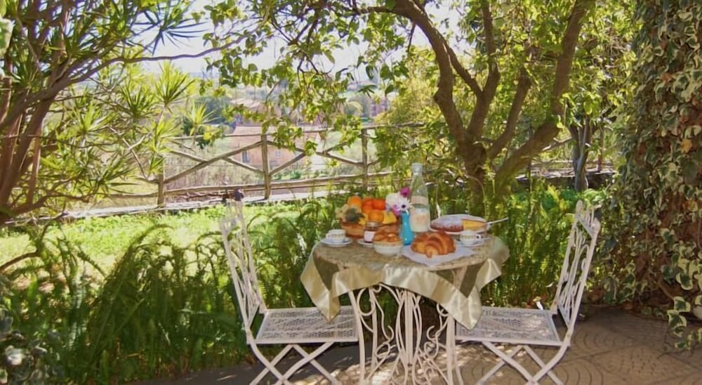 antico borgo etneo country hotel