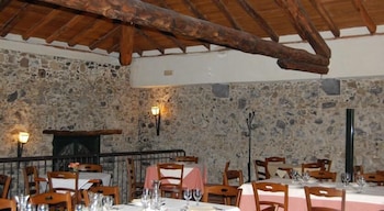 antico borgo etneo country hotel