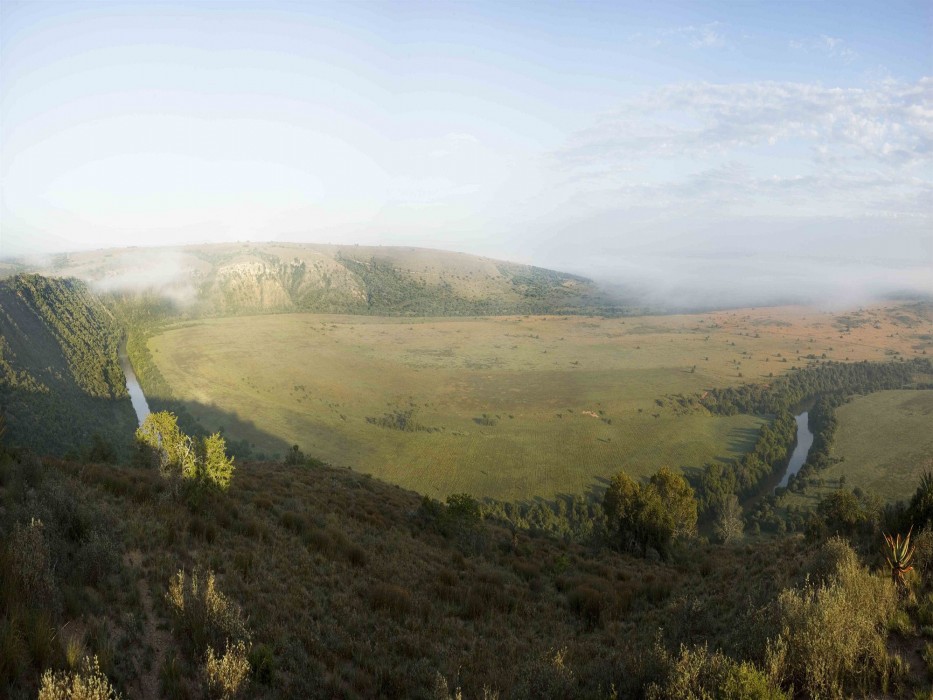 Hlosi Game Lodge - Amakhala Game Reserve