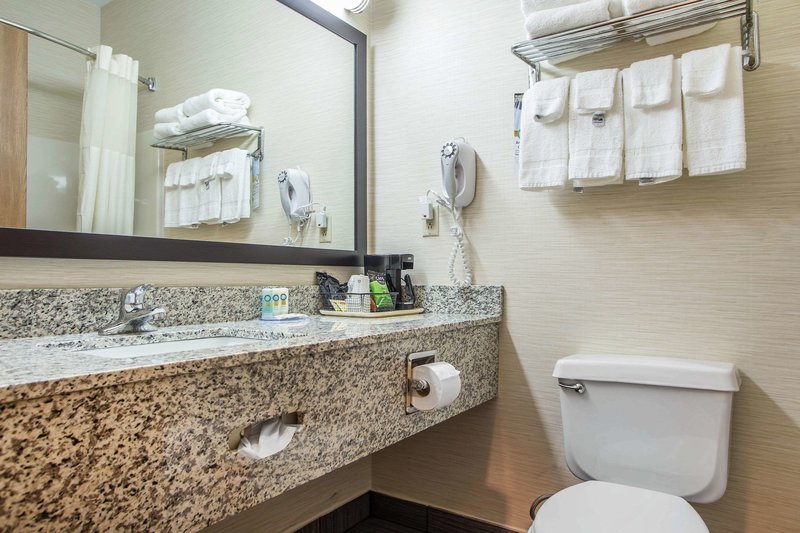 quality inn and suites bloomington i 55 and i 74
