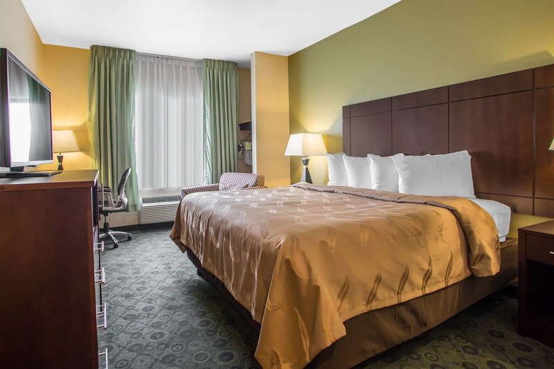 quality inn and suites bloomington i 55 and i 74