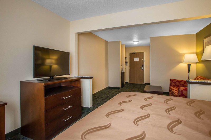 quality inn and suites bloomington i 55 and i 74