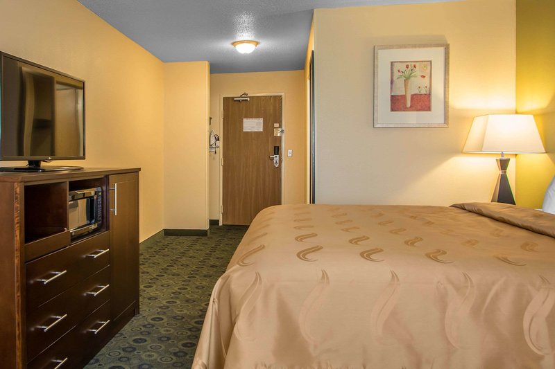 quality inn and suites bloomington i 55 and i 74