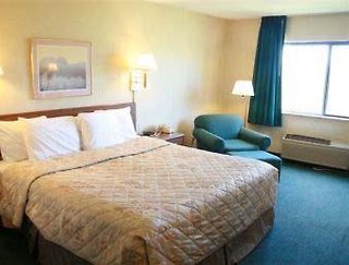 Quality Inn & Suites Bloomington I-55 And I-74,Mclean>>Bloomington,3 star