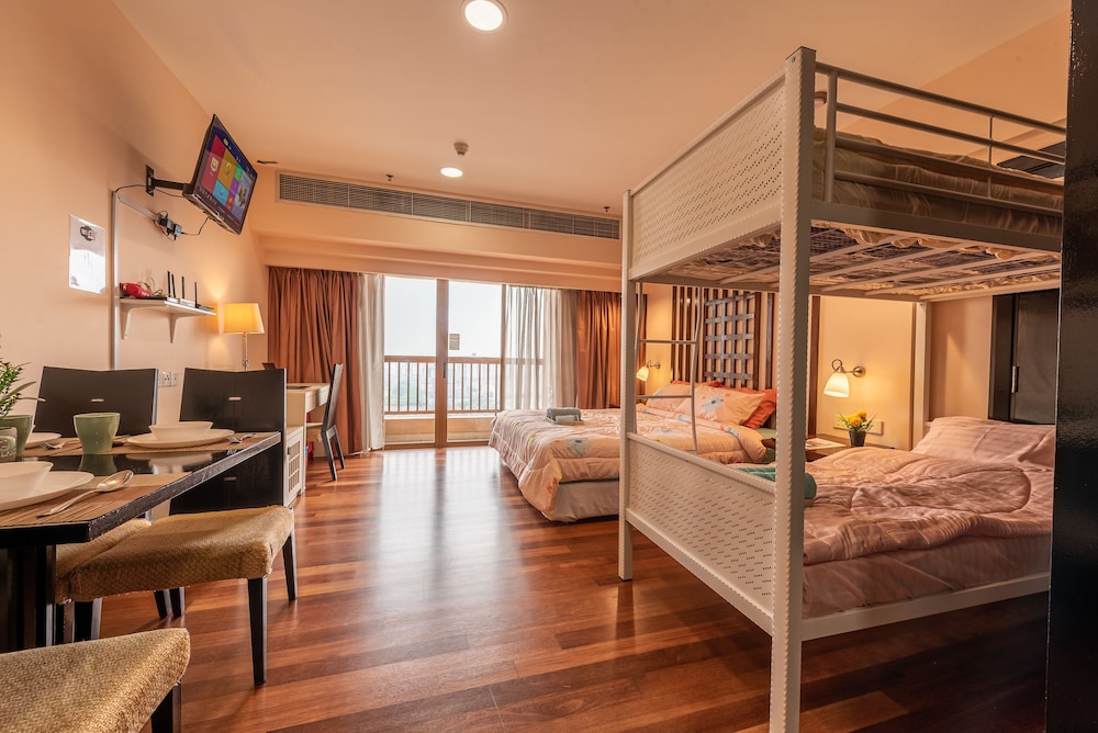 sunway pyramid resort suites by rayandjo