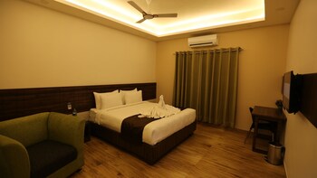 the ventura grand hotel