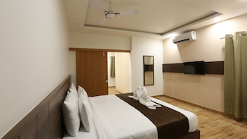 the ventura grand hotel