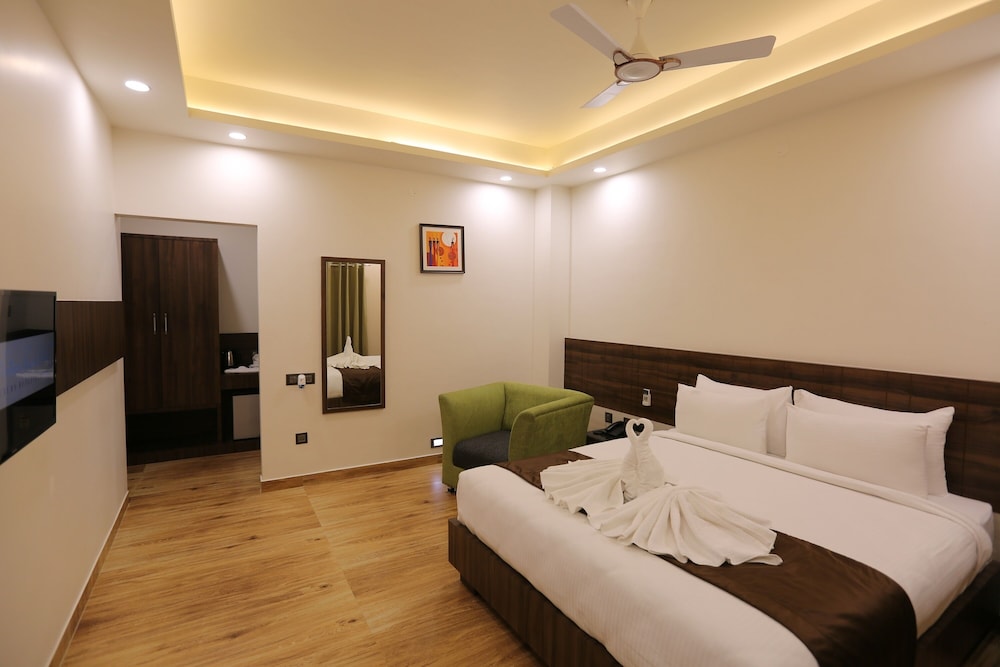 the ventura grand hotel