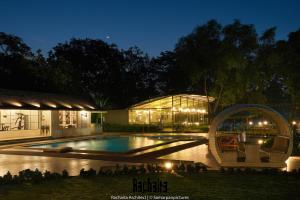 white feather resort kauncha