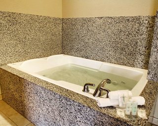 Comfort Suites Biloxi - Ocean Springs,Harrison County>>Biloxi,3 star