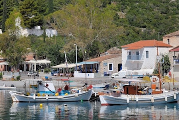 Byzantinon Hotel,Near Poulithra Beach,3 star