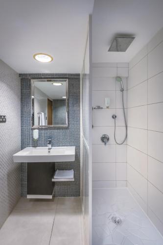 Oasis Hotel Kuwait,Kuwait City>>Kuwait,4 star