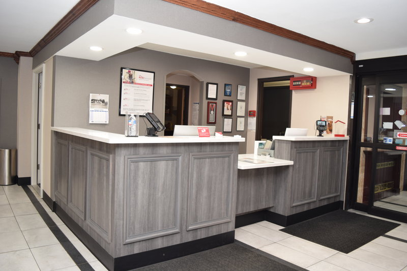 red roof inn batavia
