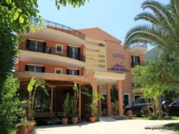 hotel grand nefeli
