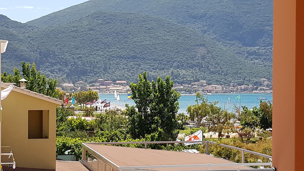 hotel grand nefeli