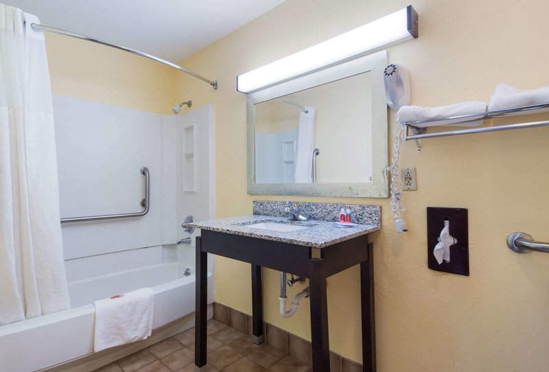 econo lodge battleboro rocky mount i 95