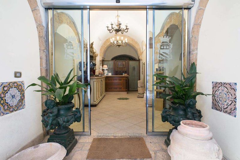 akropolis hotel