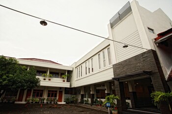 arini hotel