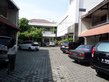 arini hotel