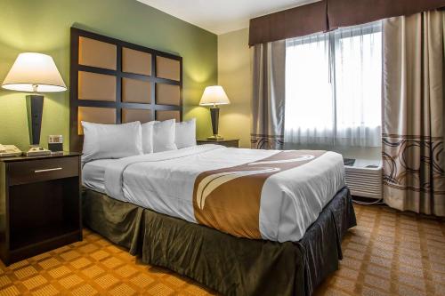 Quality Inn & Suites Marinette,Menominee>>Marinette,3 star