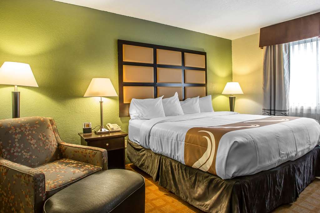 quality inn and suites marinette