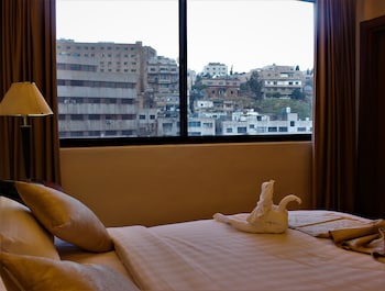 new merryland hotel