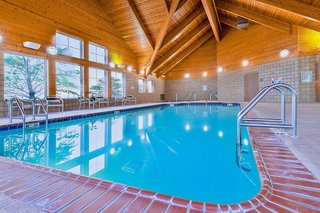 Americinn By Wyndham Monmouth,Henderson>>Galesburg,3 star
